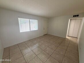 625 E Broadway Rd in Tempe, AZ - Building Photo - Building Photo