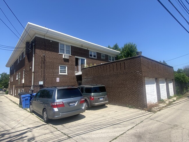 5615 N Mozart St in Chicago, IL - Building Photo - Building Photo