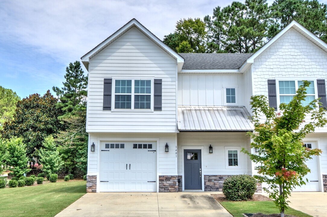 1401 Gatewood Pl in Auburn, AL - Building Photo