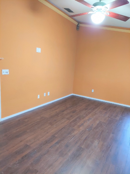 812 Granite Ave in Lathrop, CA - Building Photo