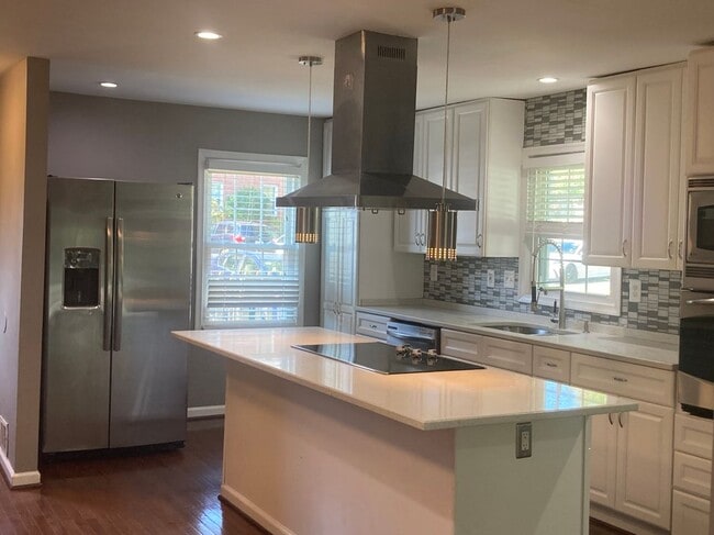 16611 Geddy Ct in Woodbridge, VA - Foto de edificio - Building Photo