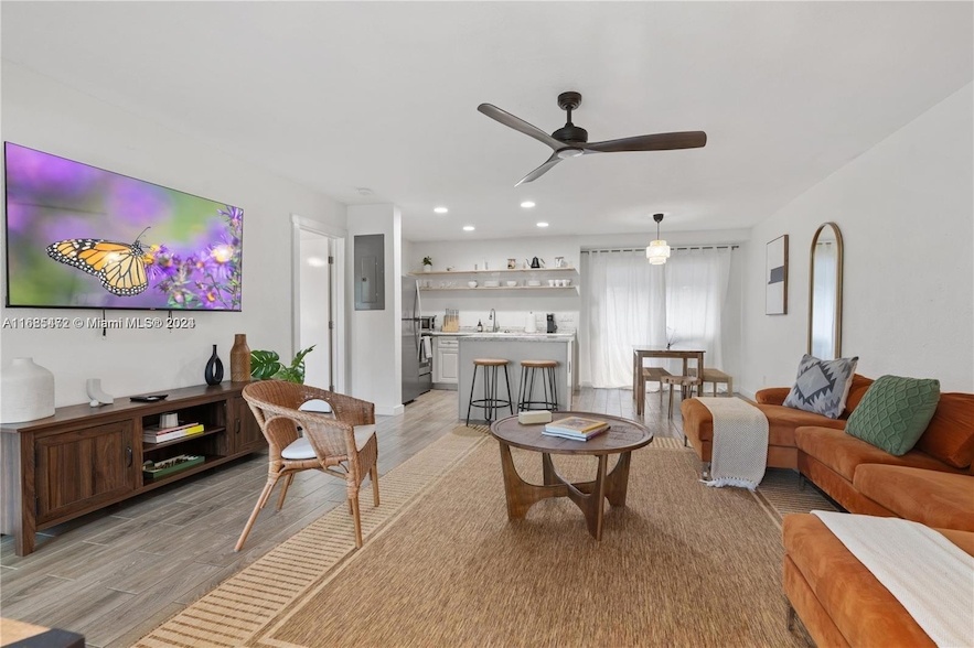 300 SW 23rd St, Unit 1 in Fort Lauderdale, FL - Building Photo