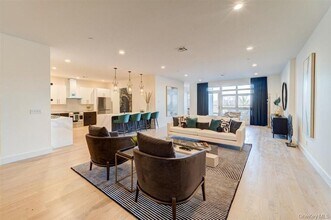 30 Beekman St in Beacon, NY - Building Photo - Building Photo