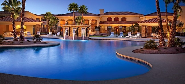 San Palacio Luxury Apartment Community in Chandler, AZ - Foto de edificio - Building Photo