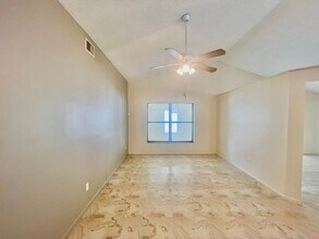 2224 Fairmont Cir in Orlando, FL - Building Photo - Building Photo