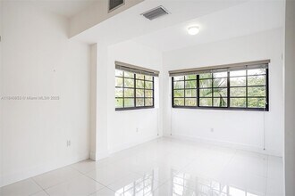 1901 S Le Jeune Rd in Coral Gables, FL - Building Photo - Building Photo