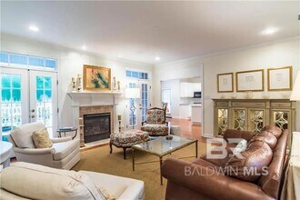 30587 Middle Creek Cir in Spanish Fort, AL - Foto de edificio - Building Photo