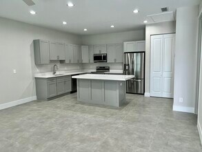 2571 Gulfstream Rd in Palm Springs, FL - Building Photo - Building Photo