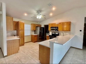 6011 82nd Terrace N in Pinellas Park, FL - Building Photo - Building Photo