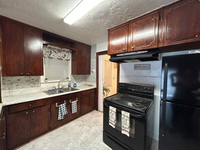 230 Hosack Ave in San Antonio, TX - Foto de edificio - Building Photo