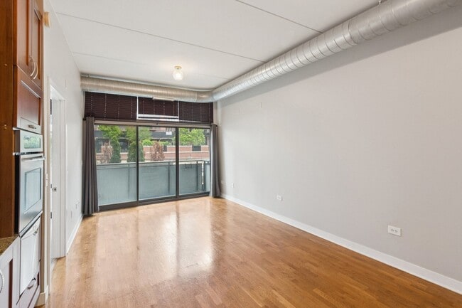 650 W Wayman St in Chicago, IL - Foto de edificio - Building Photo