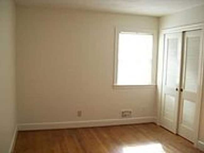4306 Race St in Portsmouth, VA - Foto de edificio - Building Photo