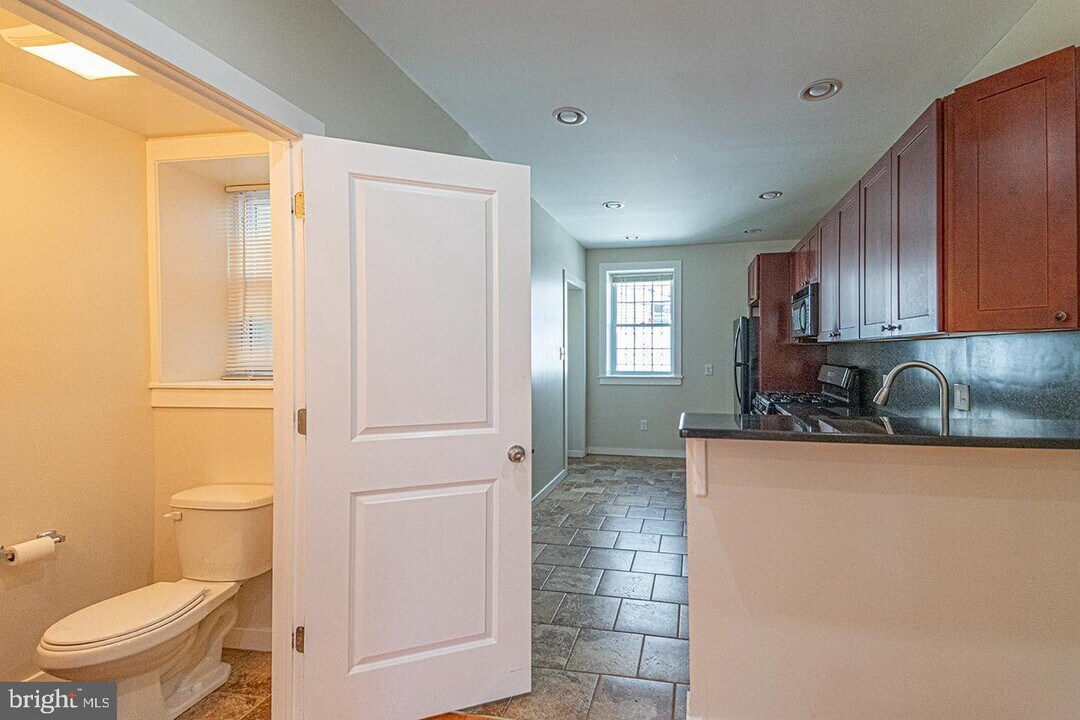 2129 Earp St Photo