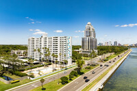 Harbour House in Tampa, FL - Foto de edificio - Building Photo