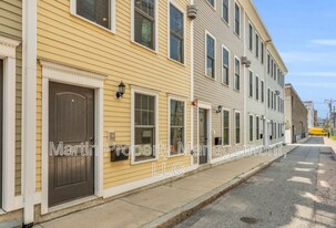 83 Dresser St in Boston, MA - Building Photo