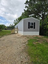 22048 Newton Dr, Unit 101 in New Caney, TX - Building Photo