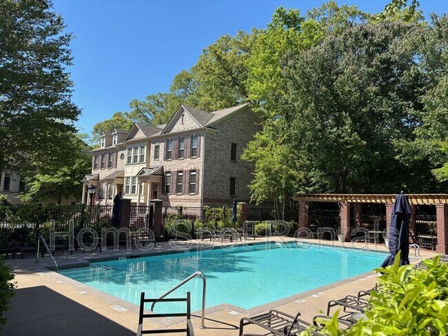 3635 E Paces Cir in Atlanta, GA - Building Photo - Building Photo