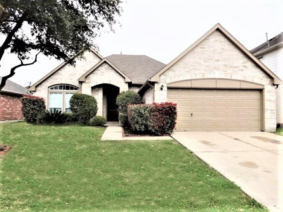 9327 Eaglewood Shadows Ct in Houston, TX - Building Photo