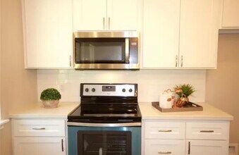 210 Garrotsville St in Houston, TX - Building Photo - Building Photo