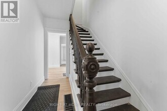 71 Carruthers Ave in Ottawa, ON - Building Photo - Building Photo