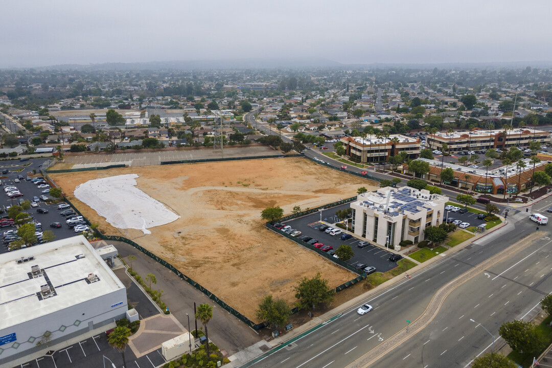 Messina Senior Apartments in San Diego, CA - Building Photo