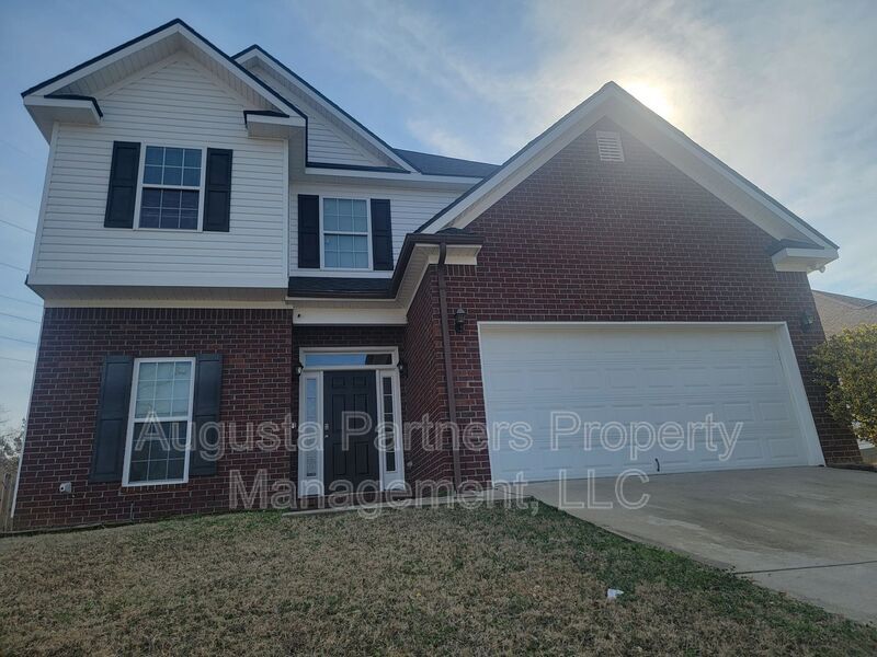 839 Tyler Woods Dr in Grovetown, GA - Building Photo