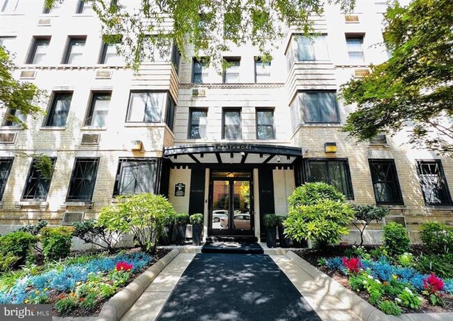 property at 1010 25th St NW