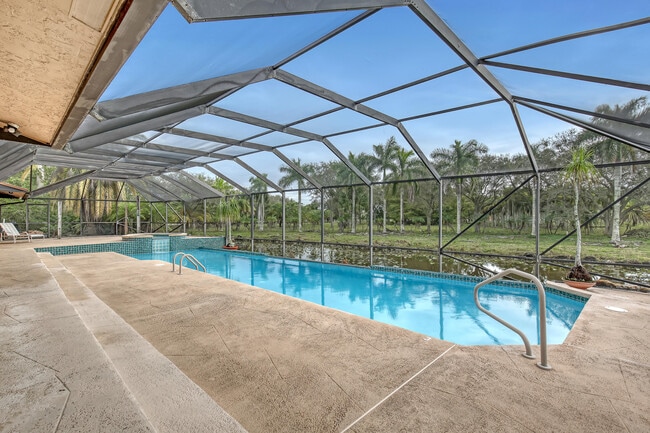 16494 Deer Path Ln in Wellington, FL - Building Photo - Building Photo