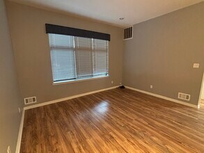 224 Sandcastle Ky, Unit 224 in Secaucus, NJ - Building Photo - Building Photo