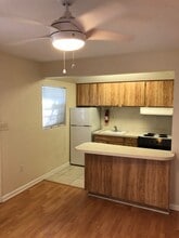 421 S Hyer Ave, Unit B in Orlando, FL - Building Photo - Building Photo
