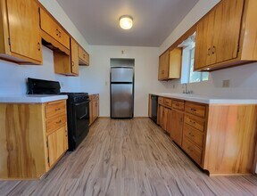 330 Sky Vista Way in Fallbrook, CA - Building Photo - Building Photo