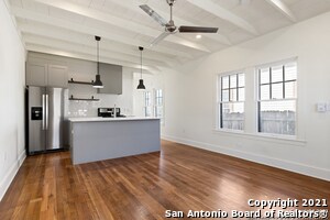 911 N Mesquite St in San Antonio, TX - Building Photo - Building Photo