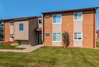 Indianola Park Apartments in Indianola, IA - Building Photo - Building Photo