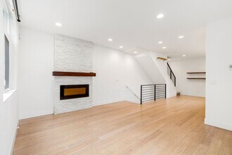 1515 Lakeview Blvd E in Seattle, WA - Building Photo - Building Photo