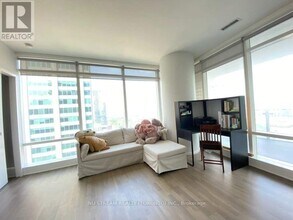 1-1701 Bloor St E in Toronto, ON - Building Photo - Building Photo