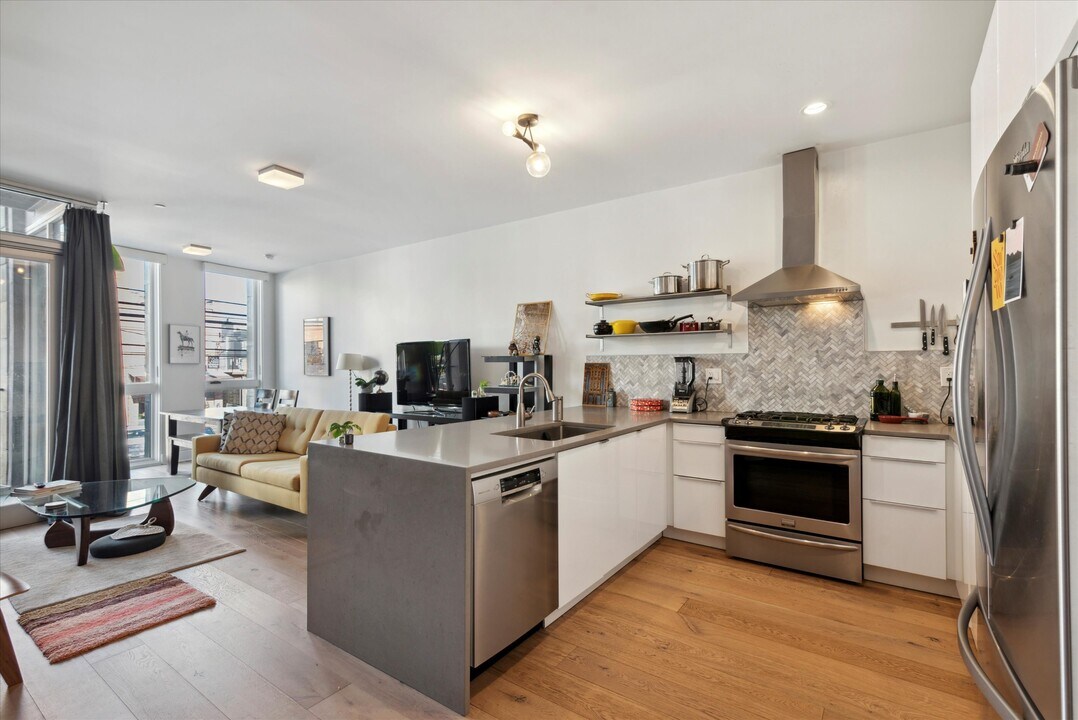 807 N 2nd St in Philadelphia, PA - Building Photo