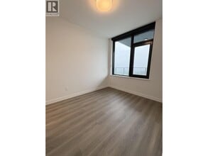 6620 Sussex Ave in Burnaby, BC - Building Photo - Building Photo