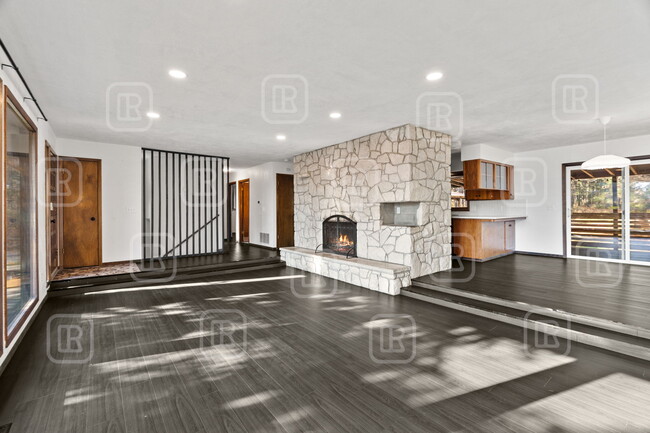 36658 E Hayden Lake Rd in Hayden, ID - Building Photo - Building Photo