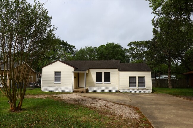 property at 617 Hurst Pl