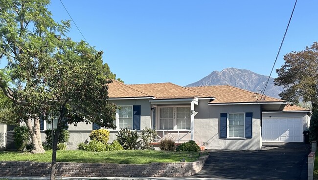 property at 10760 Russett Ave