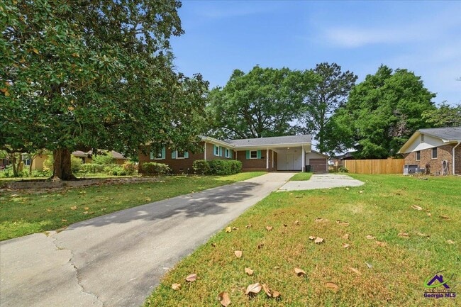 property at 202 Self St