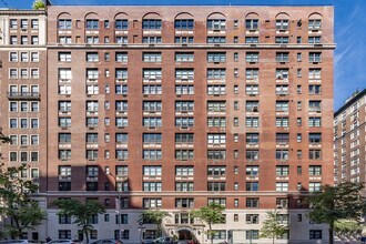 125 E 72nd St in New York, NY - Foto de edificio - Building Photo