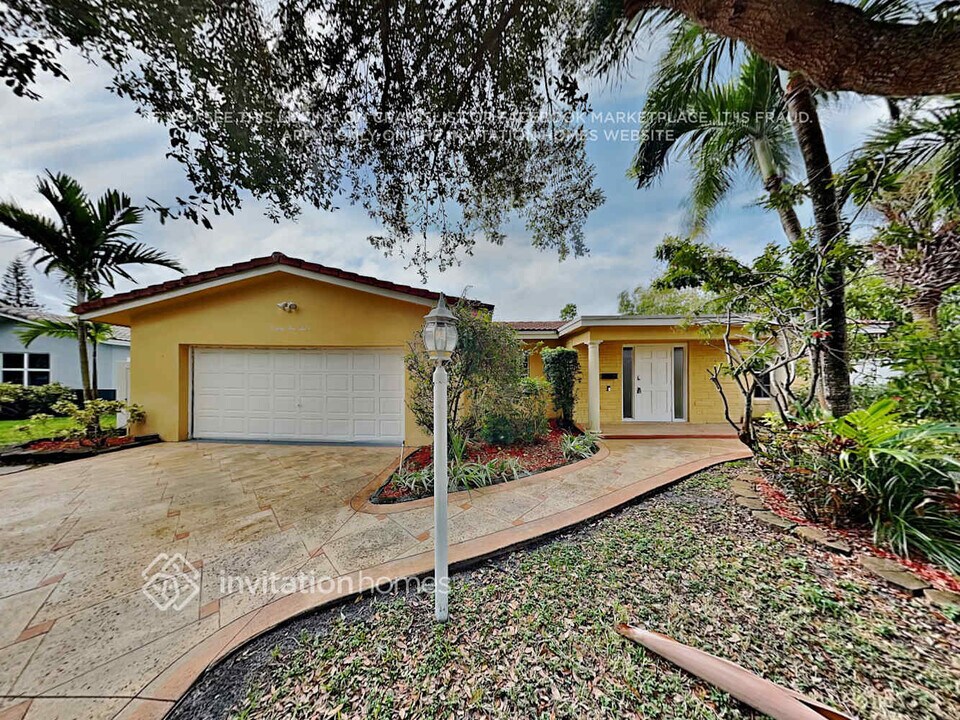7512 NW 40th Pl in Coral Springs, FL - Building Photo