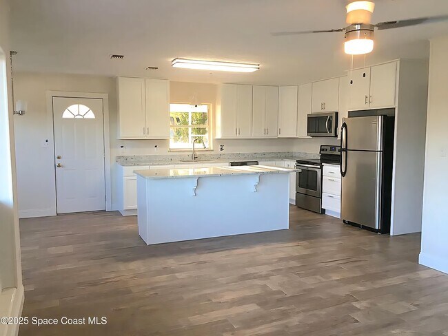 1974 Wallace Ave in Melbourne, FL - Building Photo - Building Photo