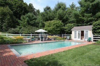 32 Leach Hollow Rd in Sherman, CT - Building Photo - Building Photo