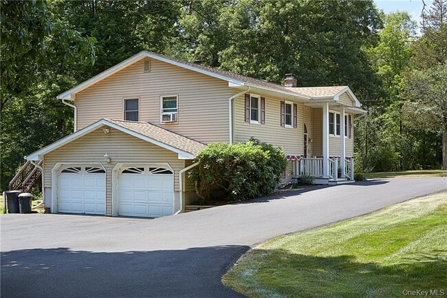 19 Billy Ave in Washingtonville, NY - Building Photo - Building Photo