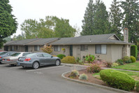 220-244 NE 143rd Ave in Portland, OR - Foto de edificio - Building Photo