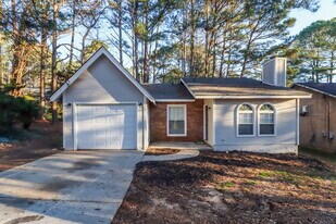 643 Tarragon Wy SW in Atlanta, GA - Building Photo