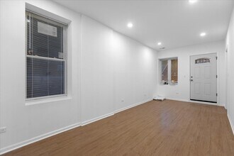 1313 W Chicago Ave in Chicago, IL - Building Photo - Building Photo