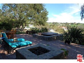 29507 Harvester Rd in Malibu, CA - Building Photo - Building Photo